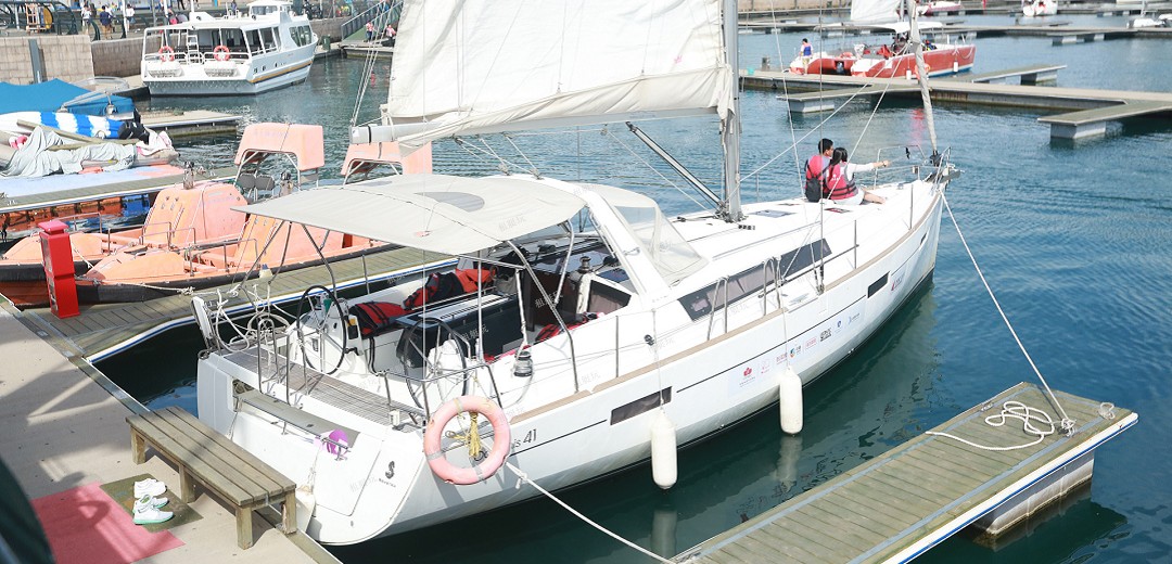 法國(guó)博納多Oceanis41單體帆船 法國(guó)博納多Oceanis41單體帆船